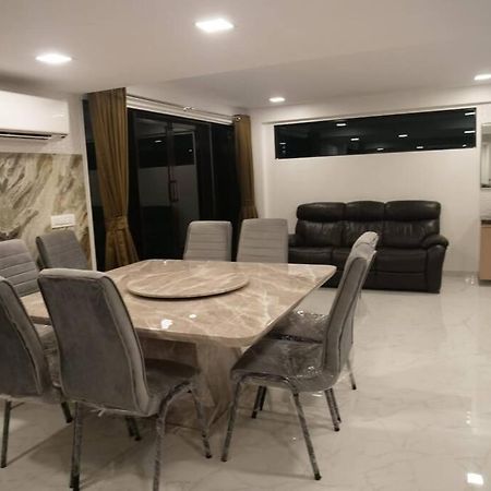 Stayhaven Starmount 4Bhk & Pool มุมไบ ภายนอก รูปภาพ