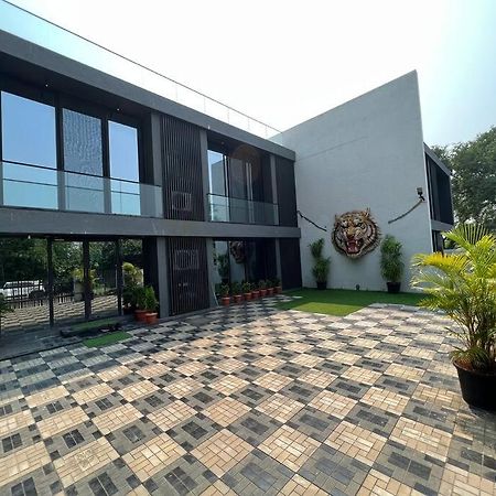 Stayhaven Starmount 4Bhk & Pool มุมไบ ภายนอก รูปภาพ