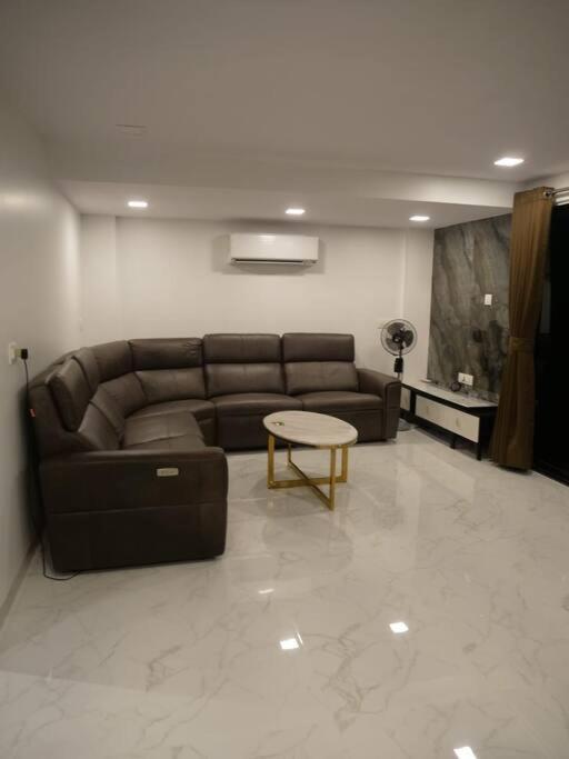 Stayhaven Starmount 4Bhk & Pool มุมไบ ภายนอก รูปภาพ