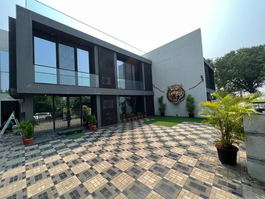 Stayhaven Starmount 4Bhk & Pool มุมไบ ภายนอก รูปภาพ