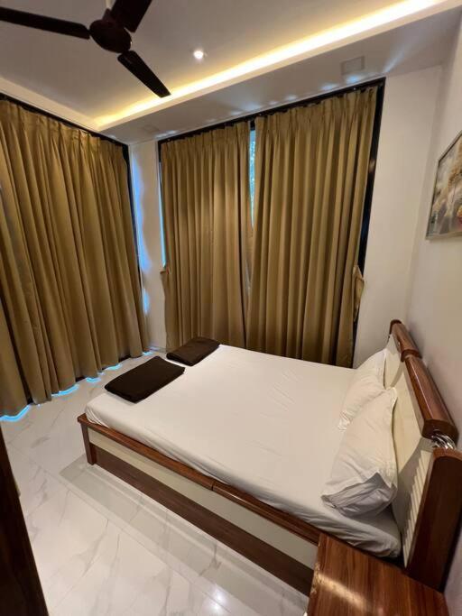 Stayhaven Starmount 4Bhk & Pool มุมไบ ภายนอก รูปภาพ