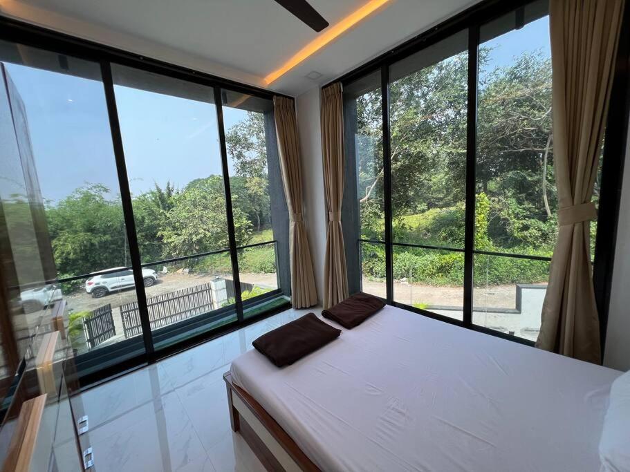 Stayhaven Starmount 4Bhk & Pool มุมไบ ภายนอก รูปภาพ