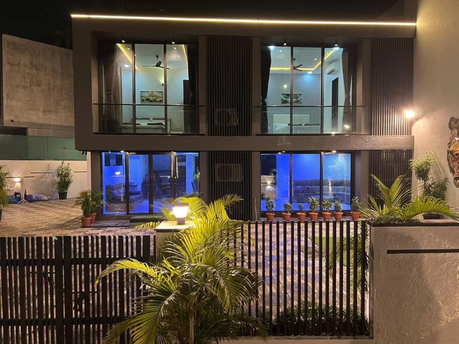 Stayhaven Starmount 4Bhk & Pool มุมไบ ภายนอก รูปภาพ