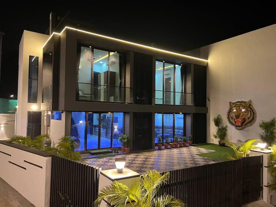 Stayhaven Starmount 4Bhk & Pool มุมไบ ภายนอก รูปภาพ